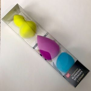 ASSORTED BLENDING SPONGES 3 COUNT